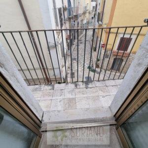 VENDITA – CASA SINGOLA- VIA PALESTRO – ZONA PIAZZA PORTA LA BARRA